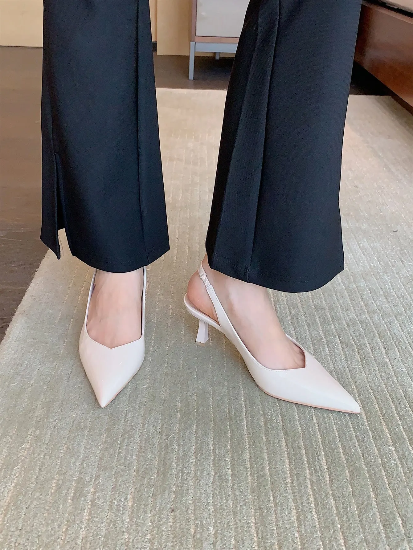 Point Toe Pyramid Heeled Slingback Pumps