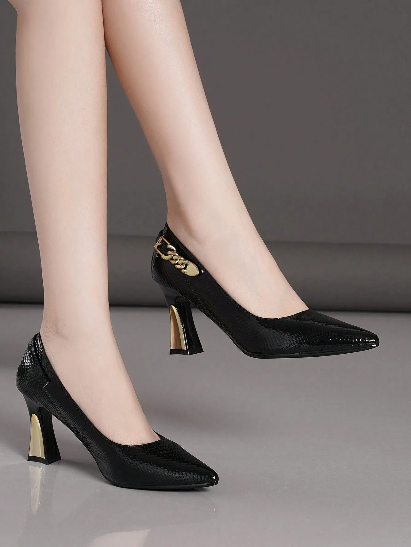 Women Chain Decor Point Toe Pyramid Heeled Pumps, Elegant Black Court Pumps